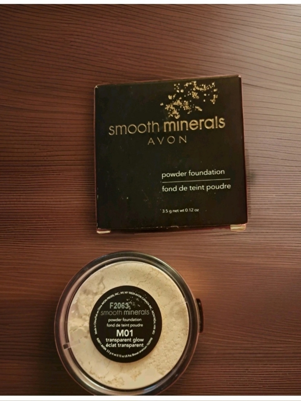 Avon Smooth Minerals Powder Foundation Transparent Glow M01 New In Box Retired